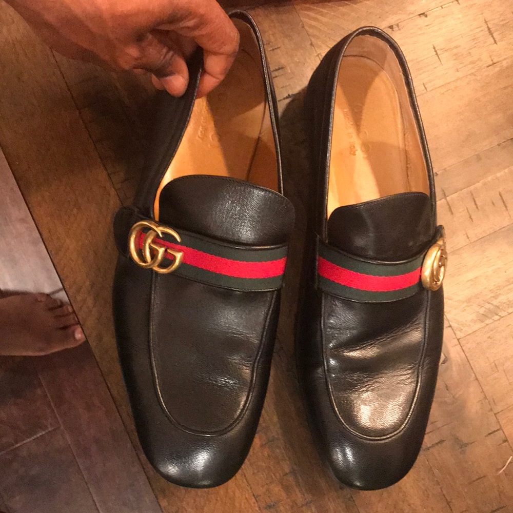 Gucci shoe only worn once. Serial number 428609